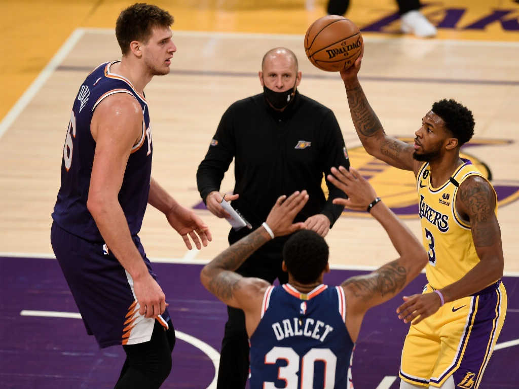 无人不可替!湖人顺风顺水突遇困境,中锋缺阵如何应对? 无人不可替!湖人顺风顺水突遇困境,中锋缺阵如何应对?